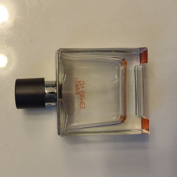 TERRE D'HERMèS collectors cologne bottle. - Picture 3 of 4